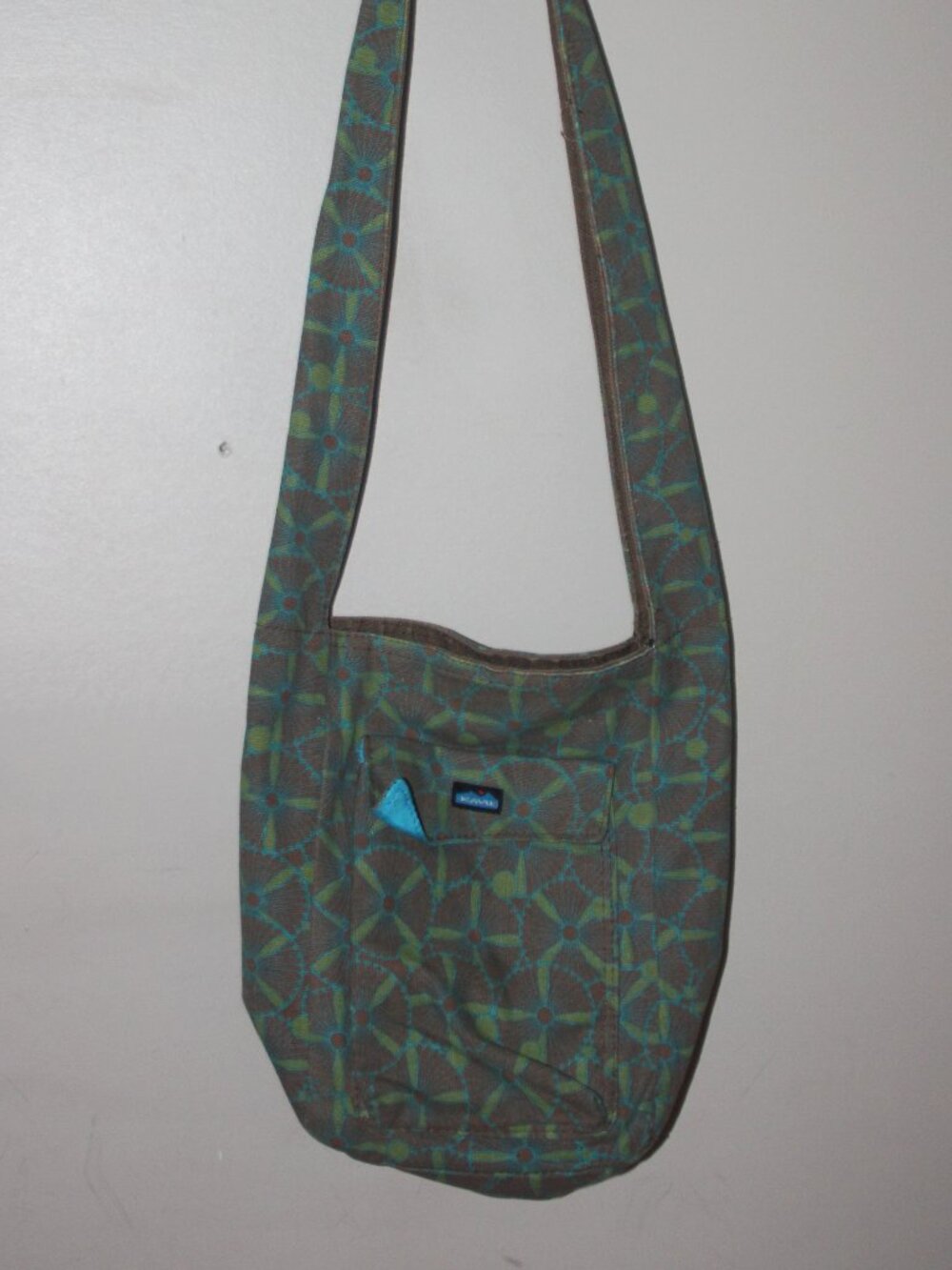 16a VGC SMALL KAVU CROSSBODY BAG